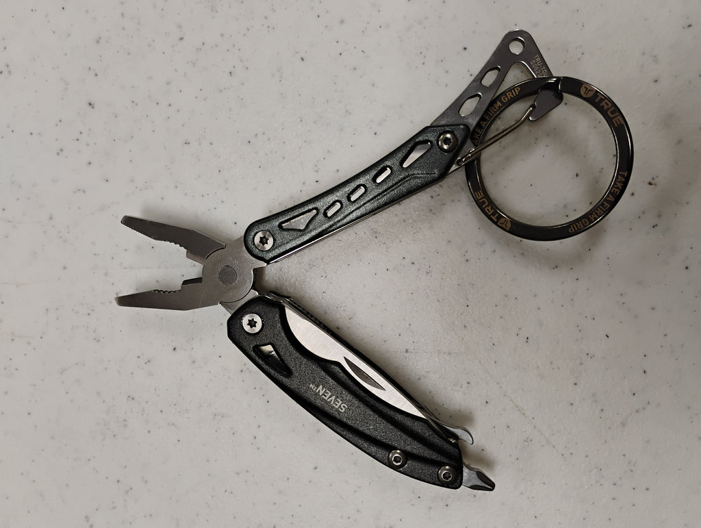 Seven multitool knife