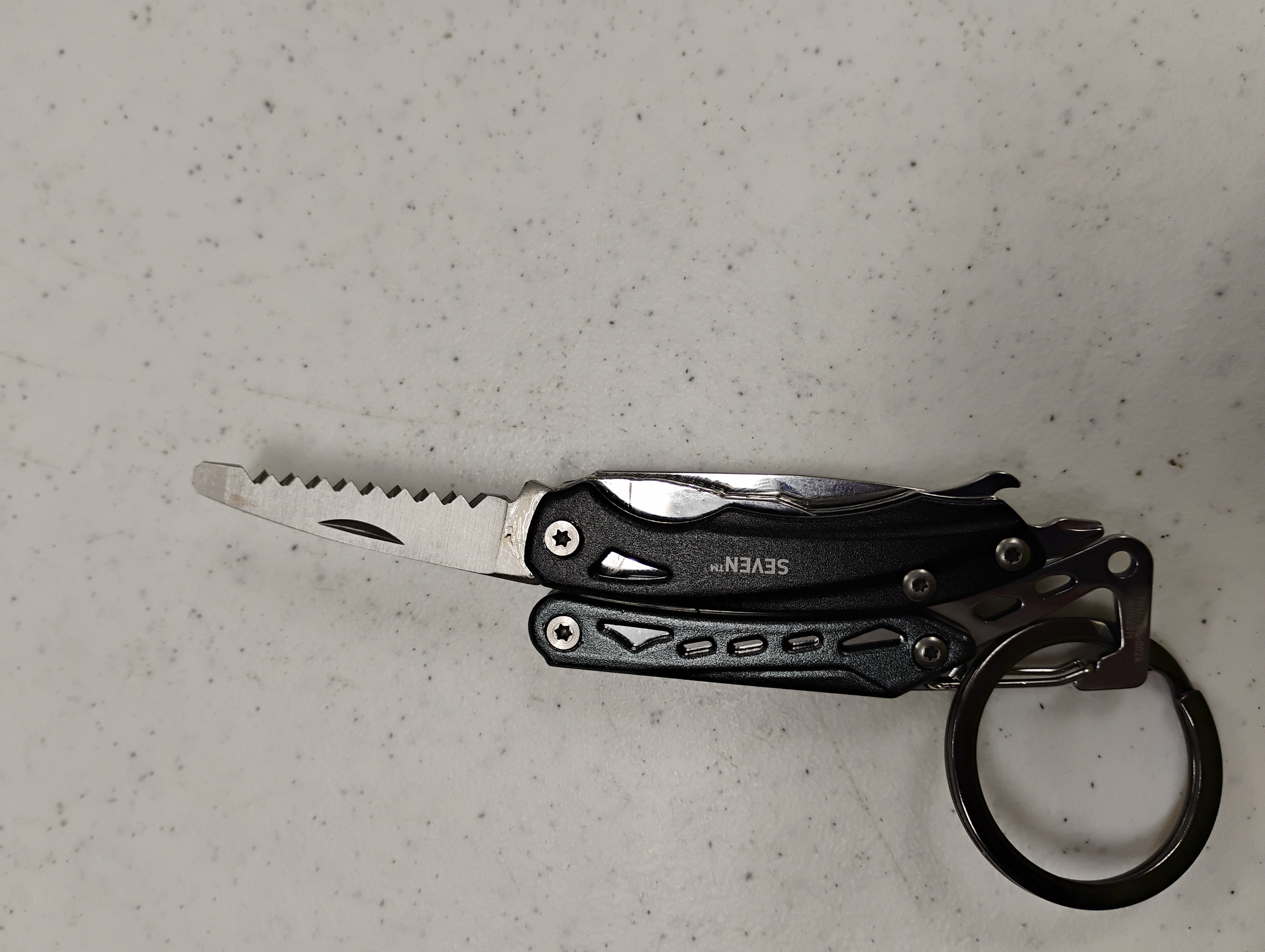 Seven multitool knife